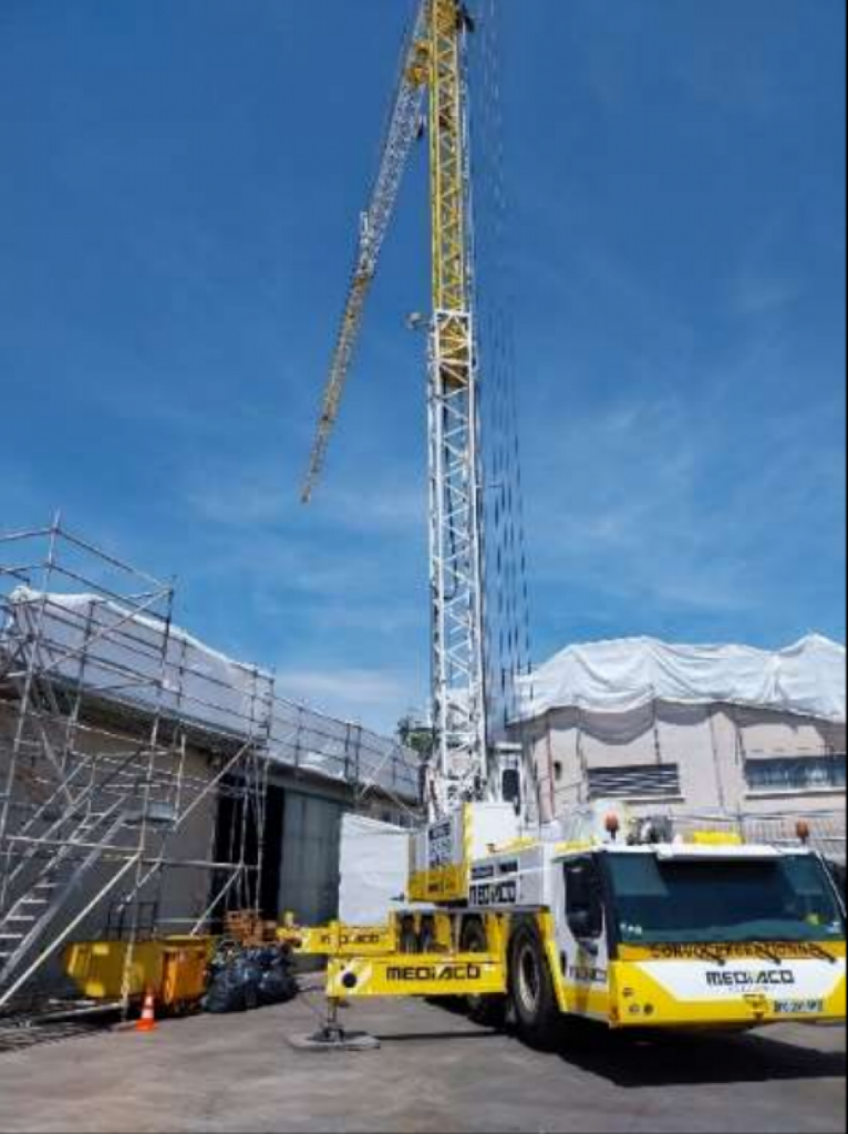 Désamiantage de toiture sur site industriel
