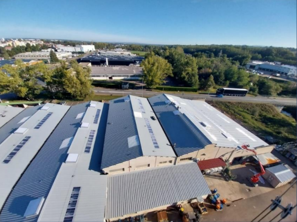 Désamiantage de toiture sur site industriel